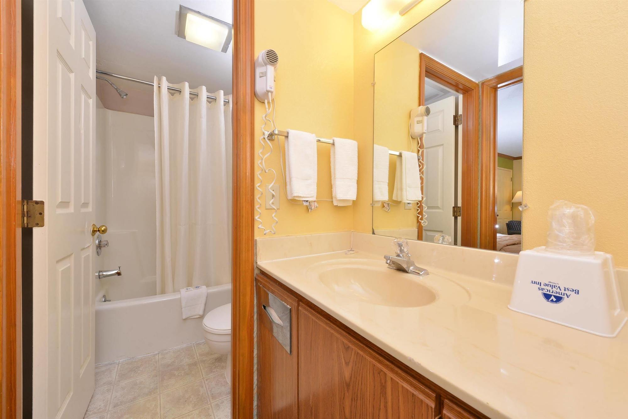 Americas Best Value Inn Maumee/Toledo Exteriör bild